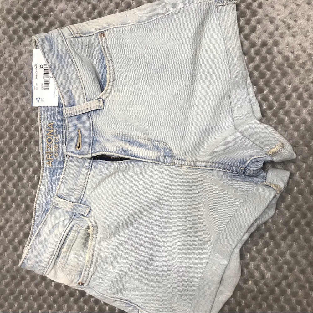 Light wash high waisted mom shorts
